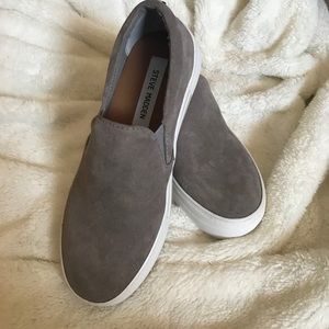Steve Madden size 7.5 suede loafer